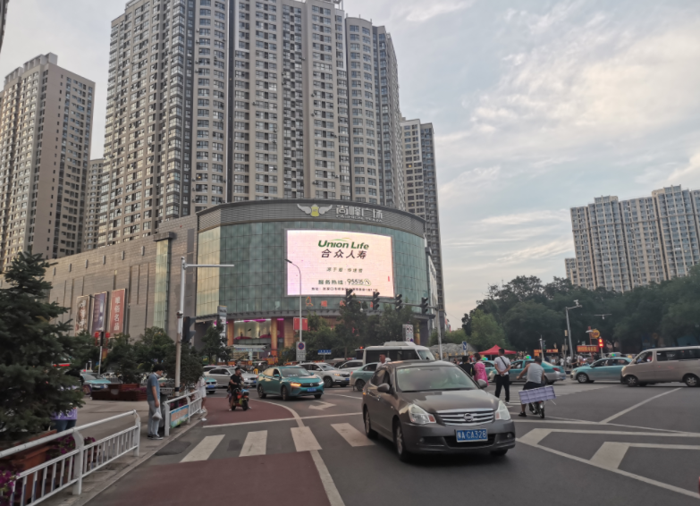 石家庄尚峰广场LED广告