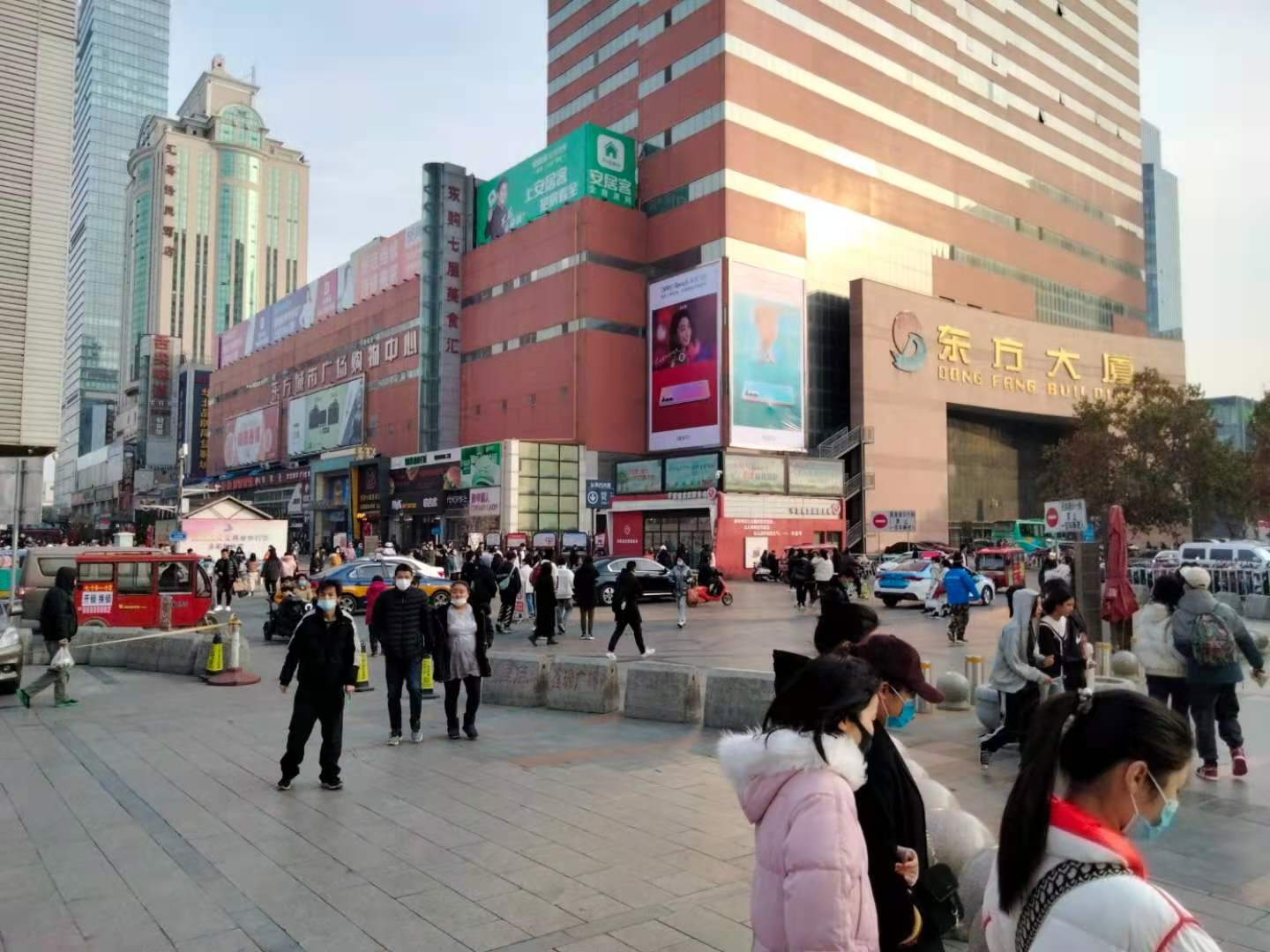 石家庄中山路大屏广告